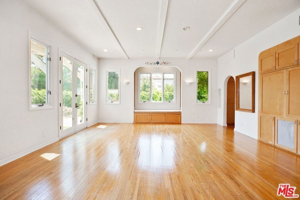 333 S Mccarty Drive - Photo 8