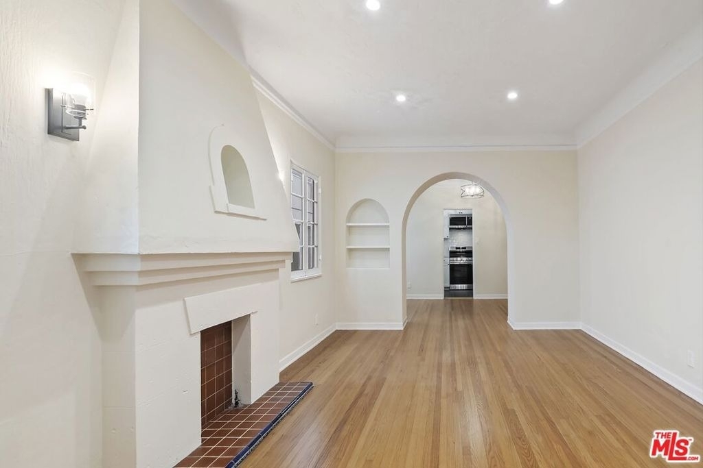 1142 S Clark Drive - Photo 3