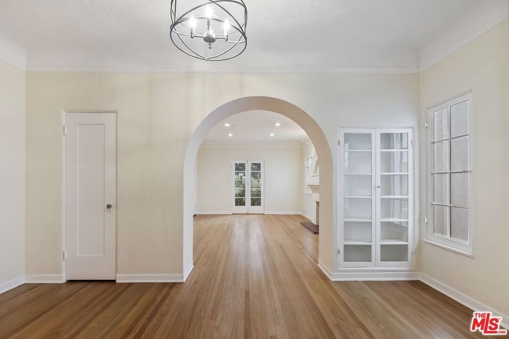 1142 S Clark Drive - Photo 5