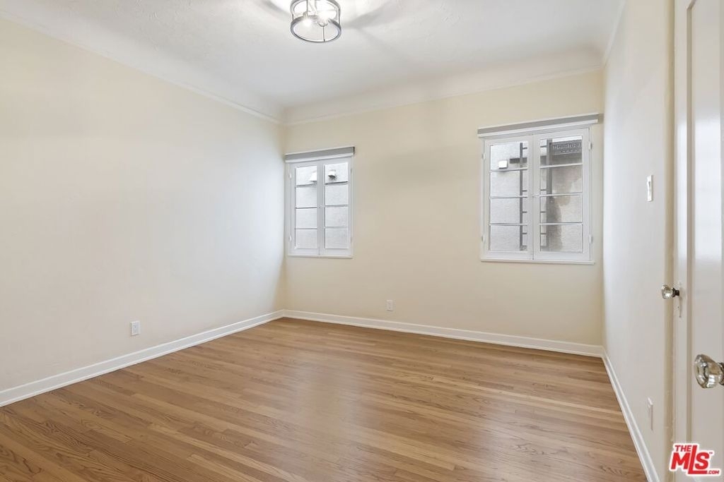 1142 S Clark Drive - Photo 11