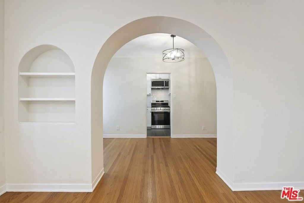 1142 S Clark Drive - Photo 4