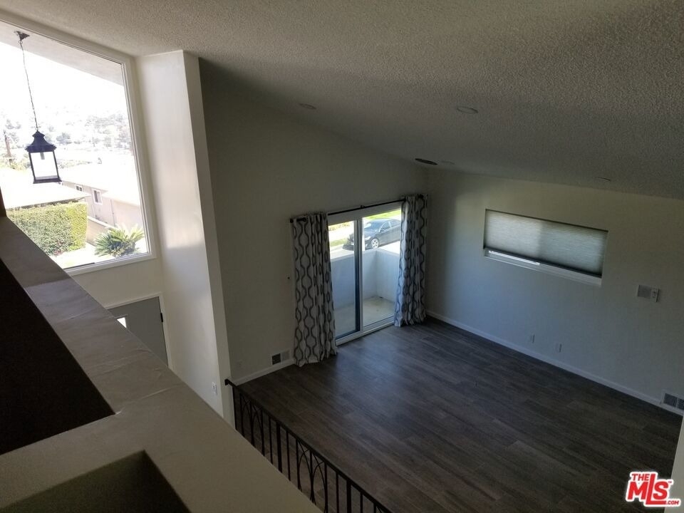 5652 Glenford Street - Photo 44