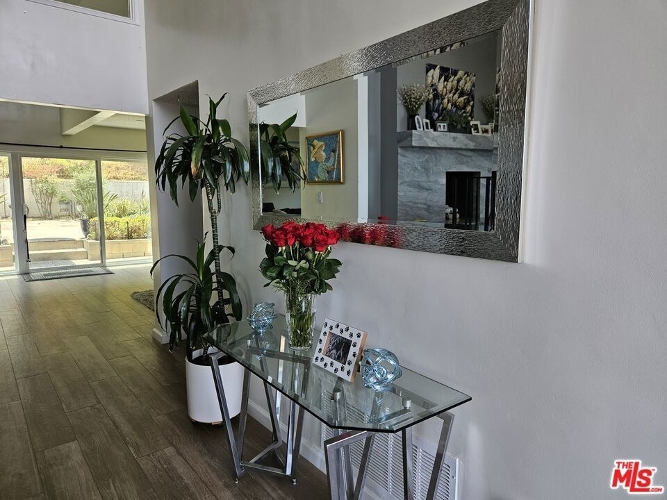 5652 Glenford Street - Photo 4