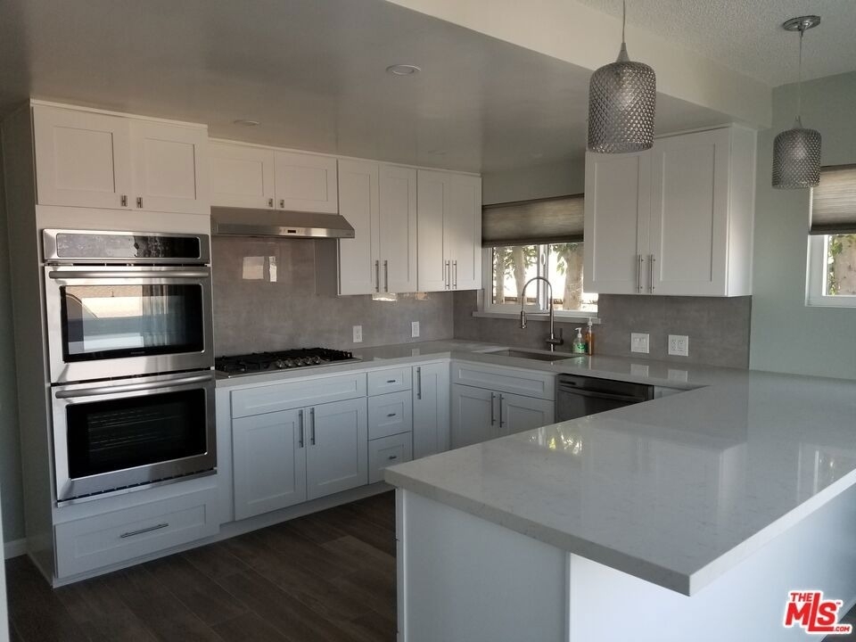 5652 Glenford Street - Photo 5