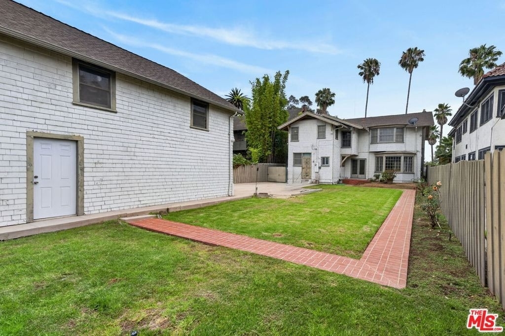 2215 W 21st Street - Photo 59