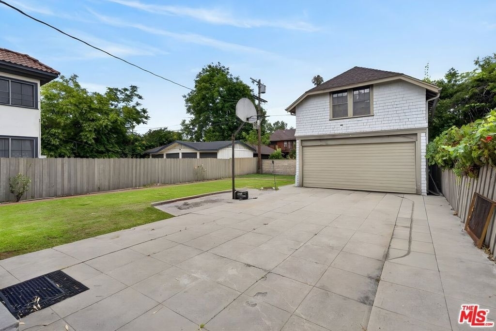 2215 W 21st Street - Photo 56