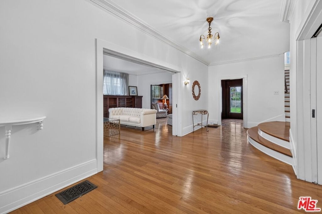 2215 W 21st Street - Photo 7