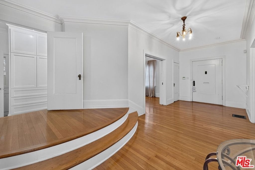 2215 W 21st Street - Photo 5