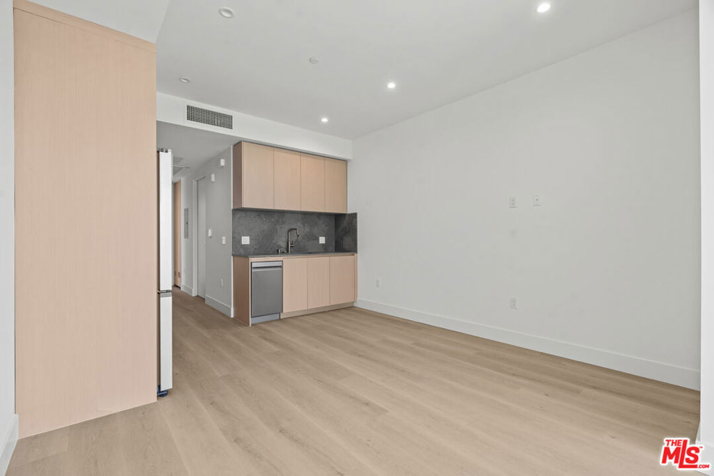 1808 Lincoln Boulevard - Photo 9