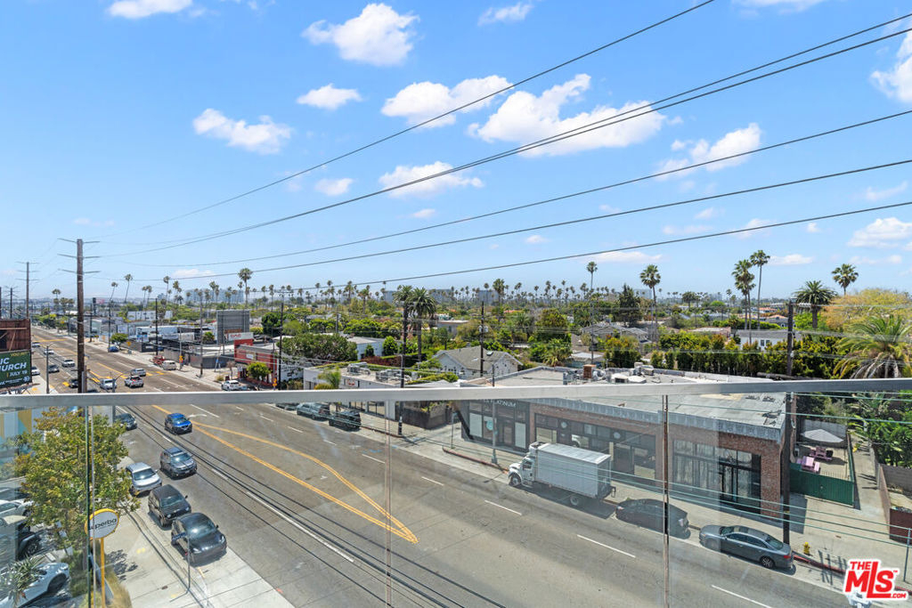 1808 Lincoln Boulevard - Photo 20