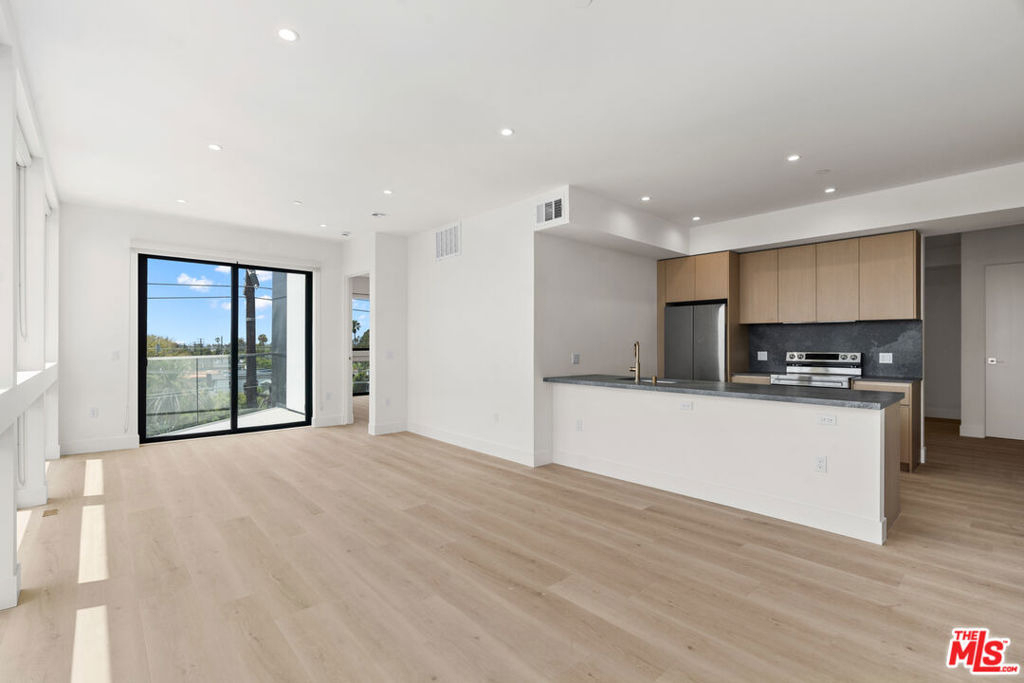 1808 Lincoln Boulevard - Photo 4