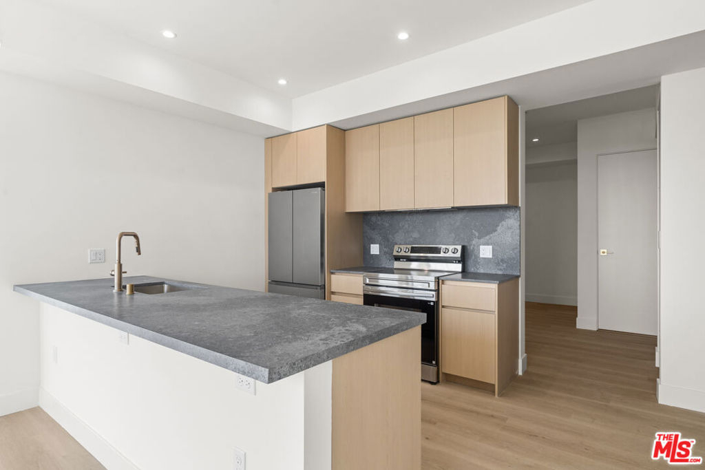 1808 Lincoln Boulevard - Photo 8