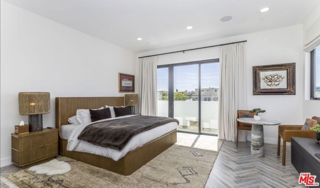 137 N Doheny Drive - Photo 20