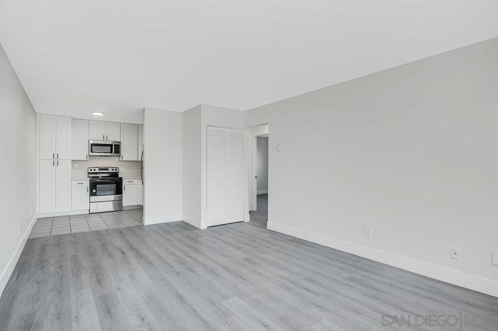 1642 C Ave - Photo 3