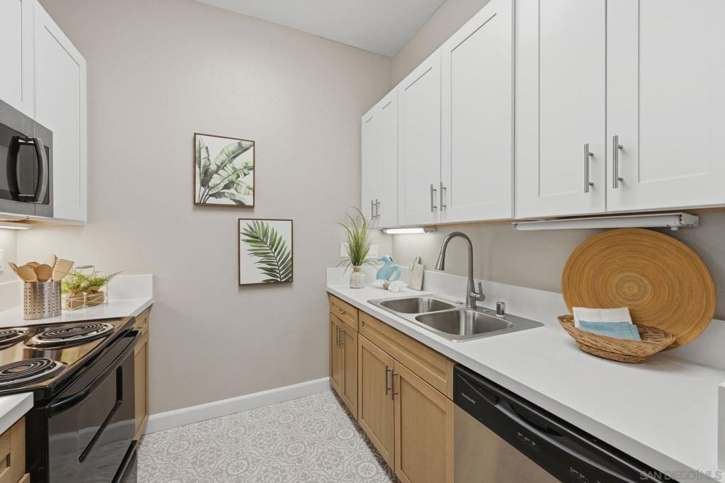 8320 Regents Rd. - Photo 9