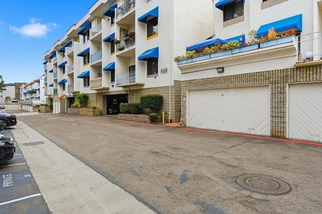 8320 Regents Rd. - Photo 31