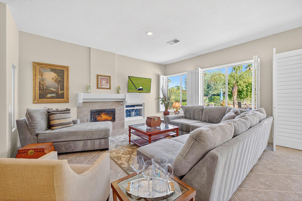 83 N Kavenish Drive - Photo 9