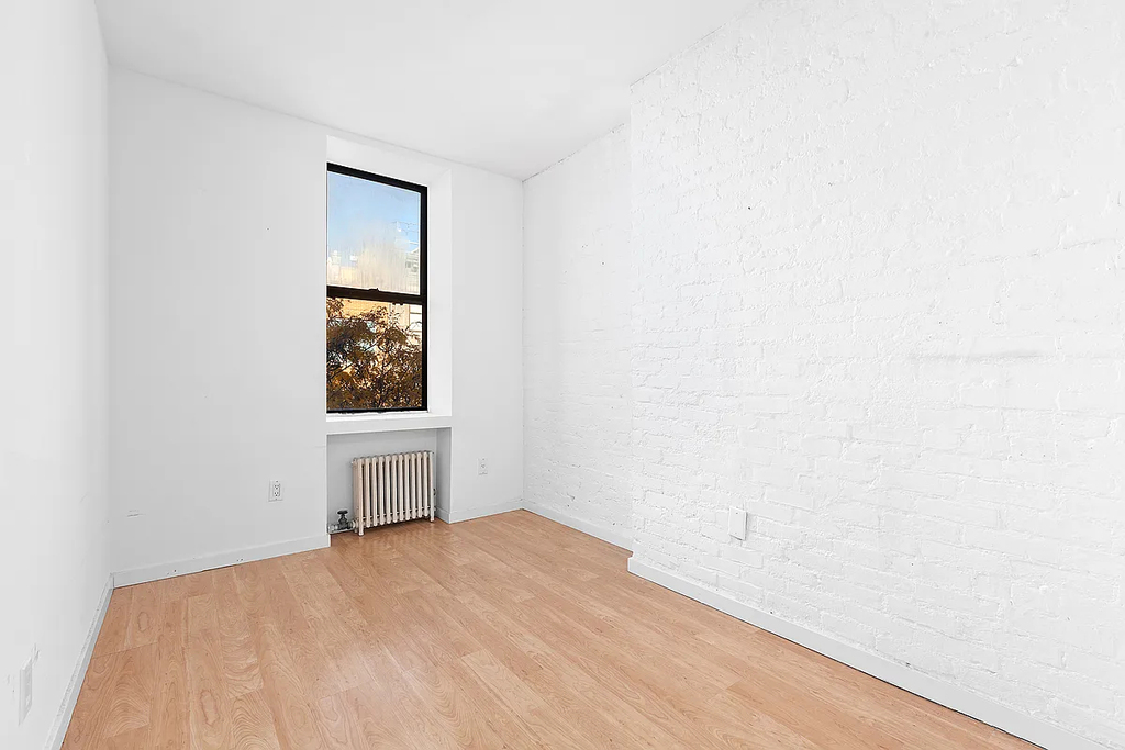  east 9th st  - Photo 4