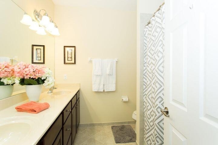 10426 Wellington Parc Drive - Photo 12