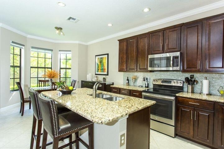 10426 Wellington Parc Drive - Photo 4