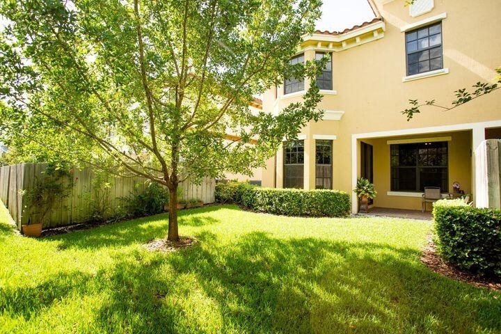 10426 Wellington Parc Drive - Photo 18