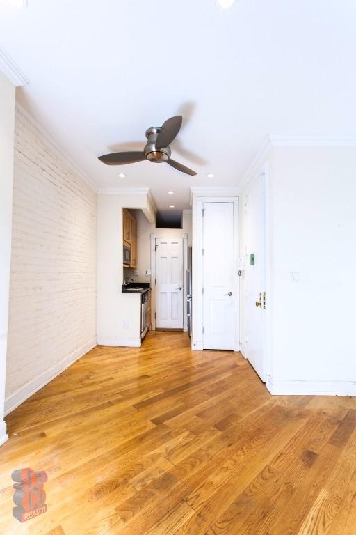 East 10th Street - Photo 1