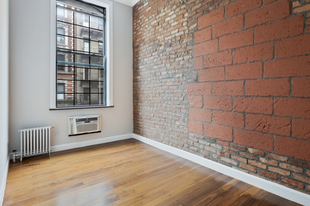 East 11th Street - Photo 3