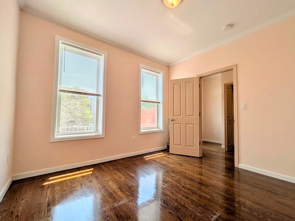 6th Avenue - Photo 2