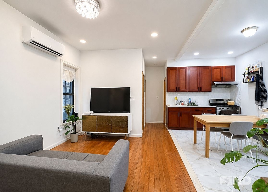 41st Street - Photo 5