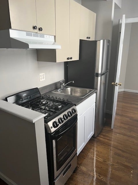 East 13th Street - Photo 4