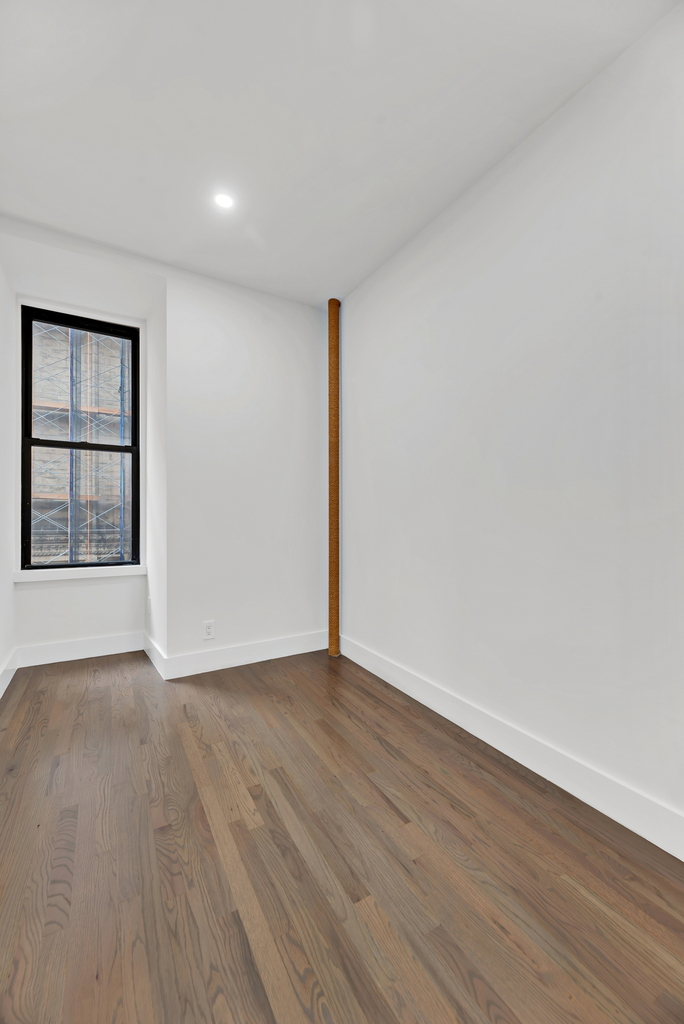 Madison Avenue - Photo 4
