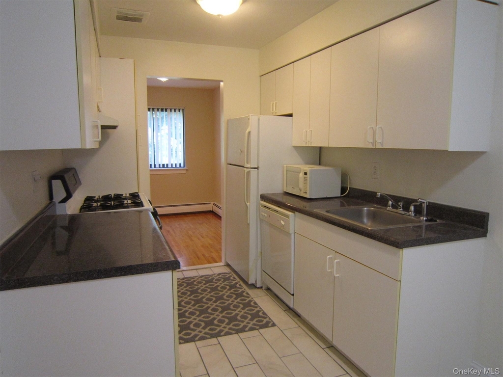 14 Charles Lane - Photo 2