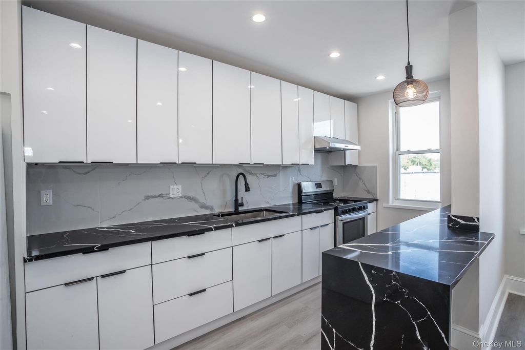 67-17 Myrtle Avenue - Photo 1