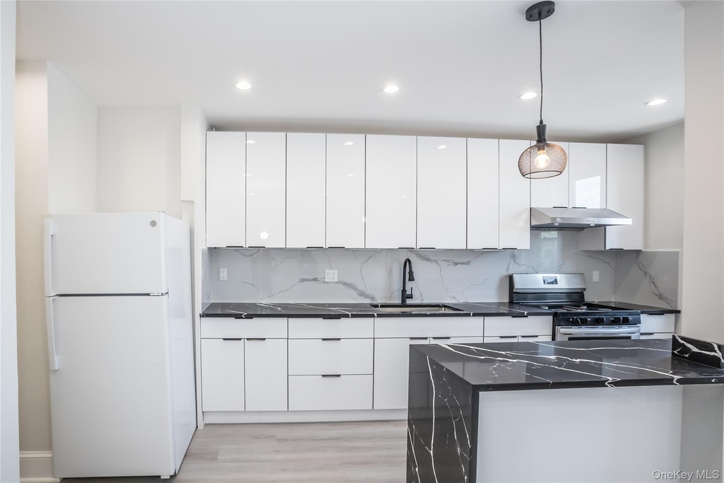 67-17 Myrtle Avenue - Photo 7