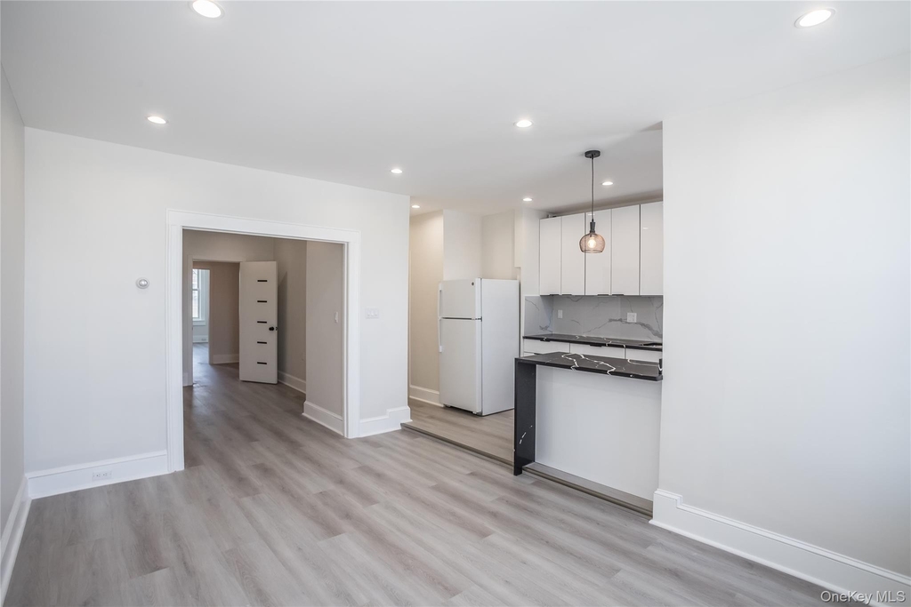 67-17 Myrtle Avenue - Photo 2