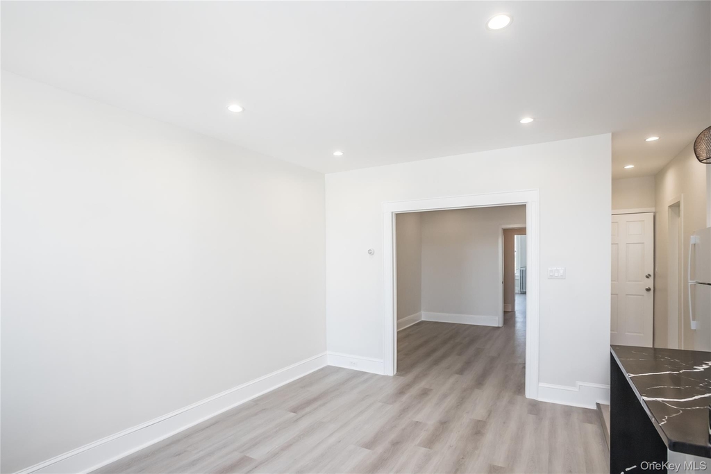 67-17 Myrtle Avenue - Photo 3