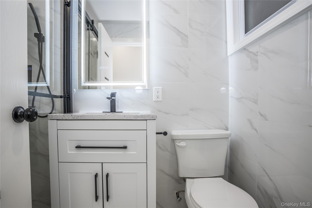 67-17 Myrtle Avenue - Photo 8