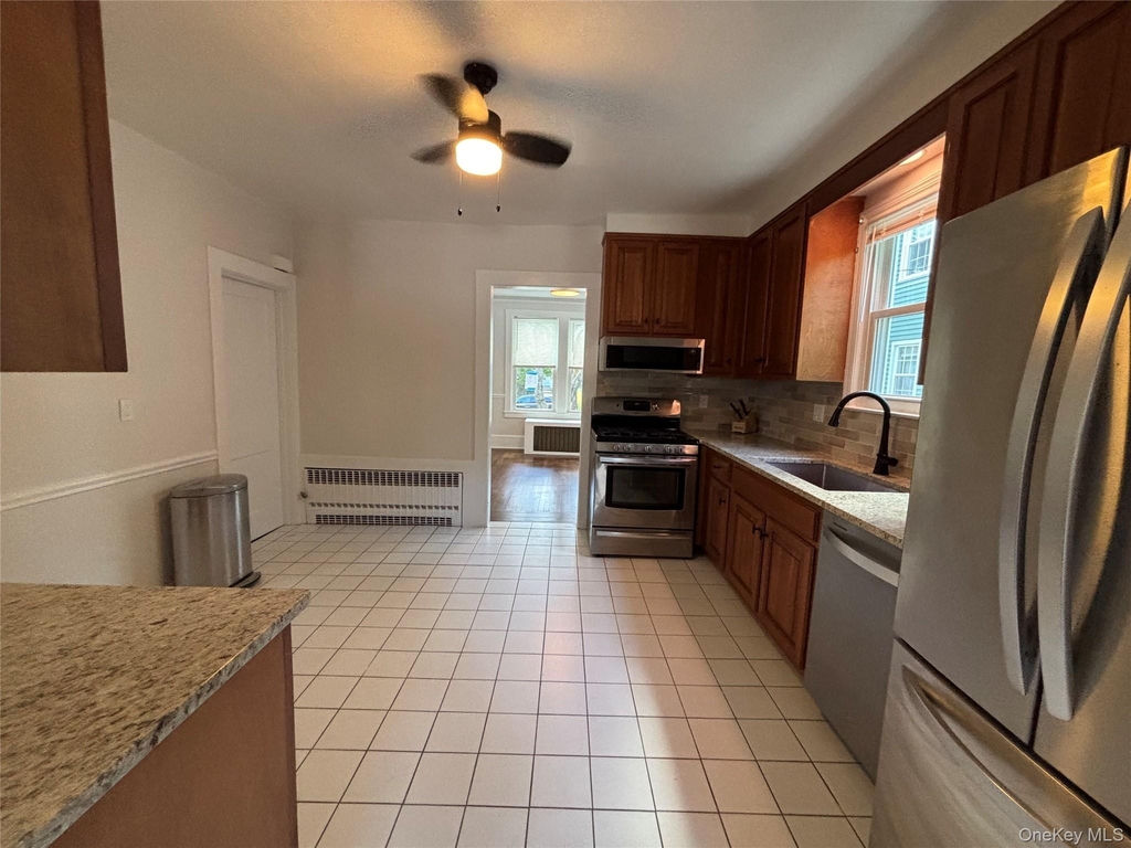 23 Perry Avenue - Photo 8