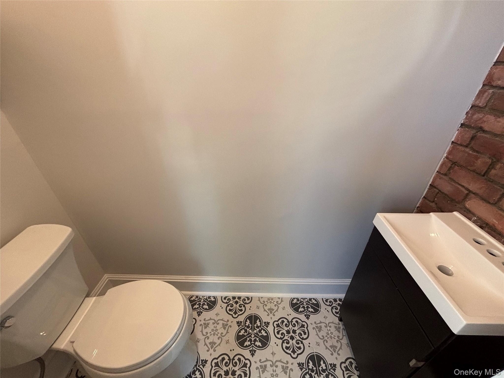 23 Perry Avenue - Photo 18