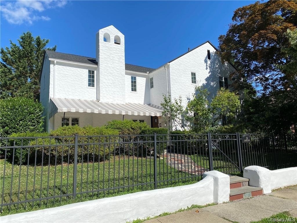 18 Chestnut Avenue - Photo 0