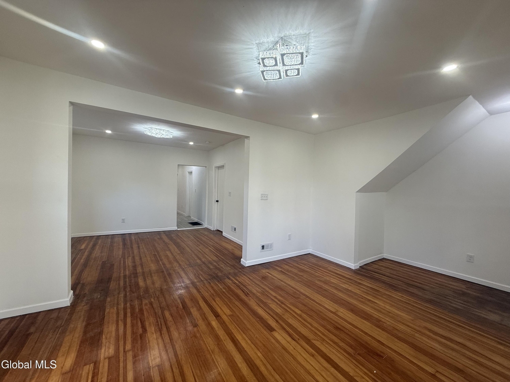 434 Division Street - Photo 5