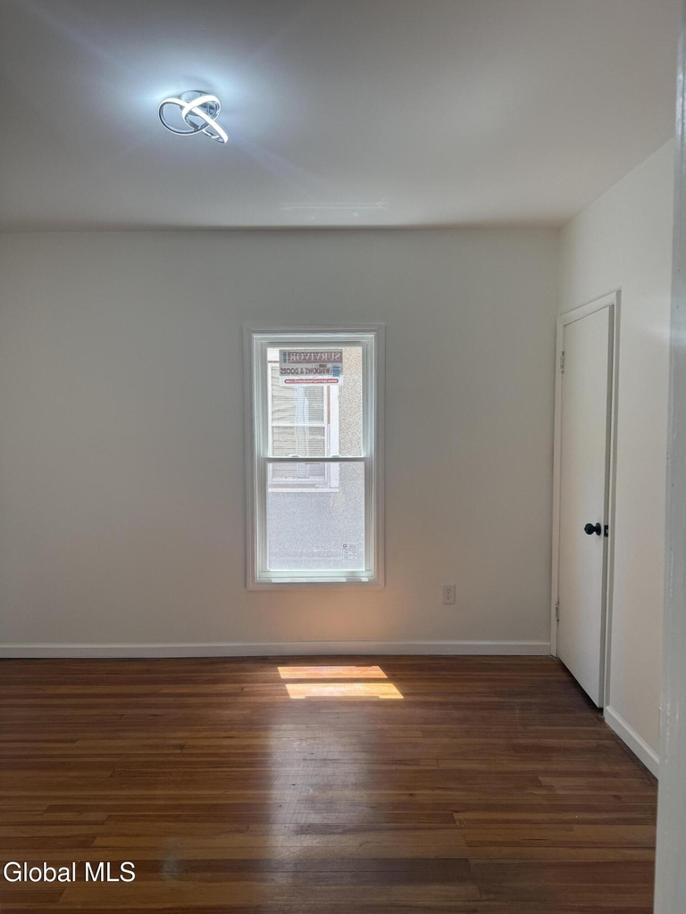 434 Division Street - Photo 3