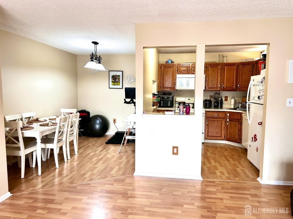 465 Northam Drive - Photo 3