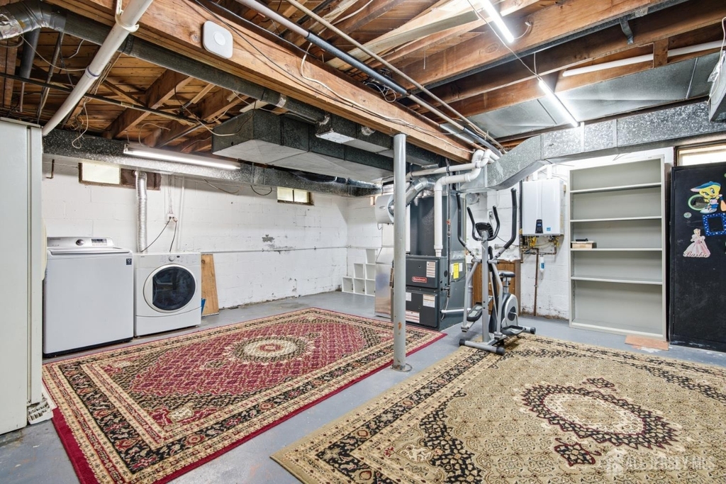 264 E George Place E - Photo 22