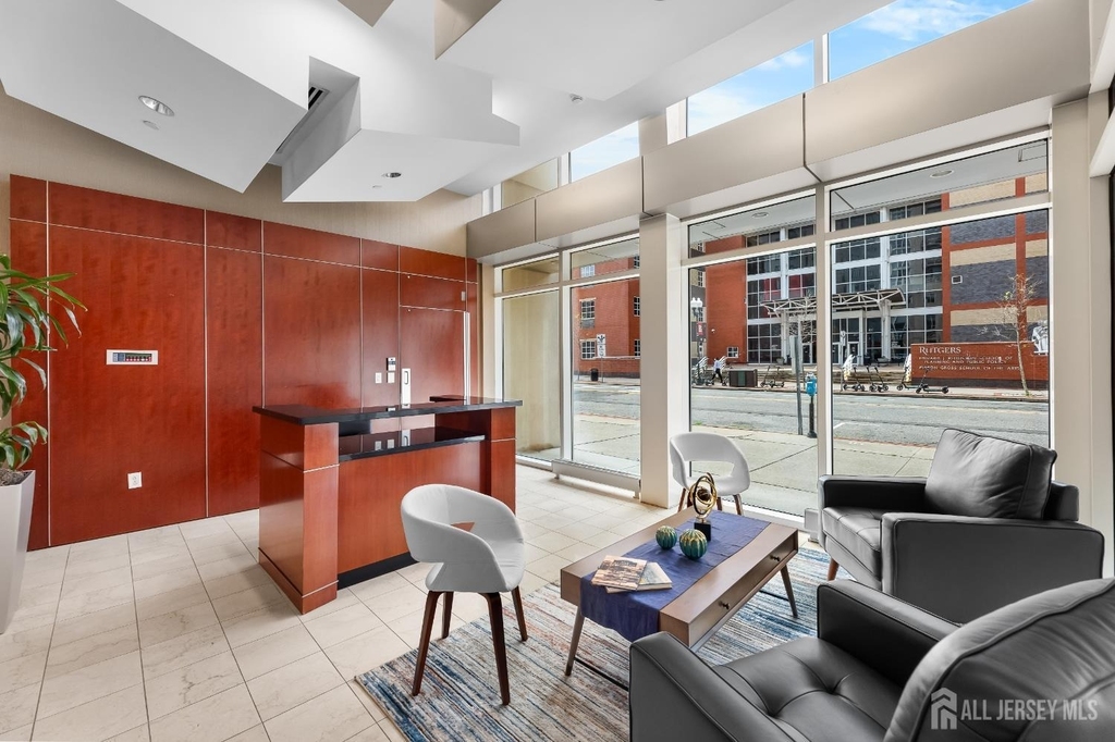 20 Livingston Avenue - Photo 3