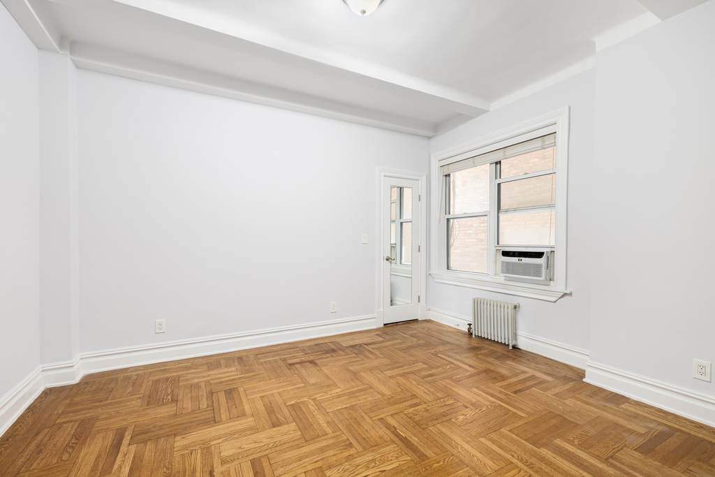 25 W 64th Street - Photo 2