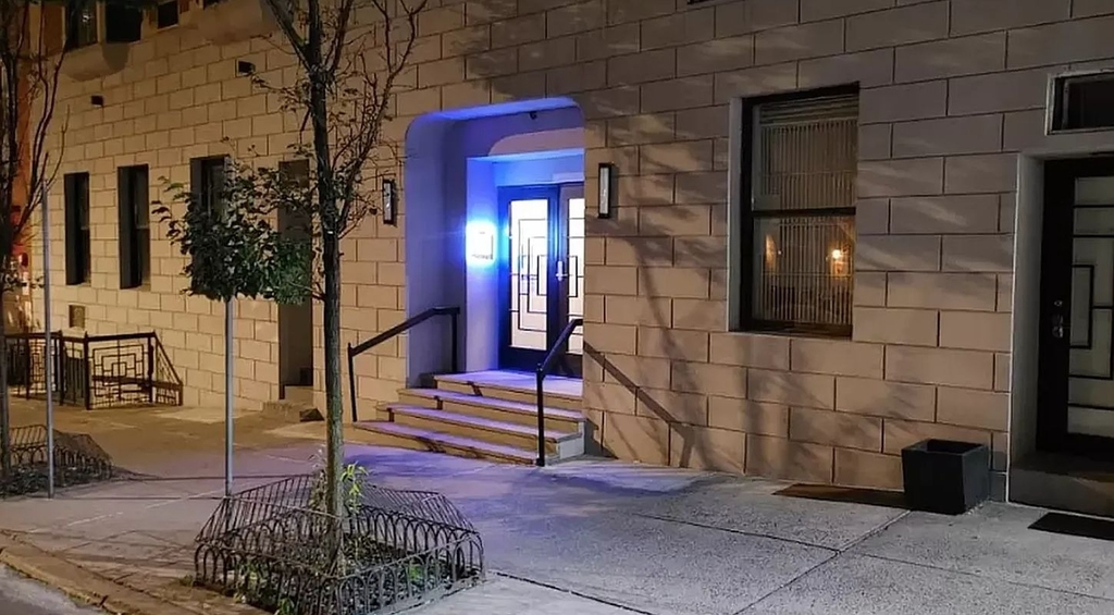 152 E 35th Street - Photo 9
