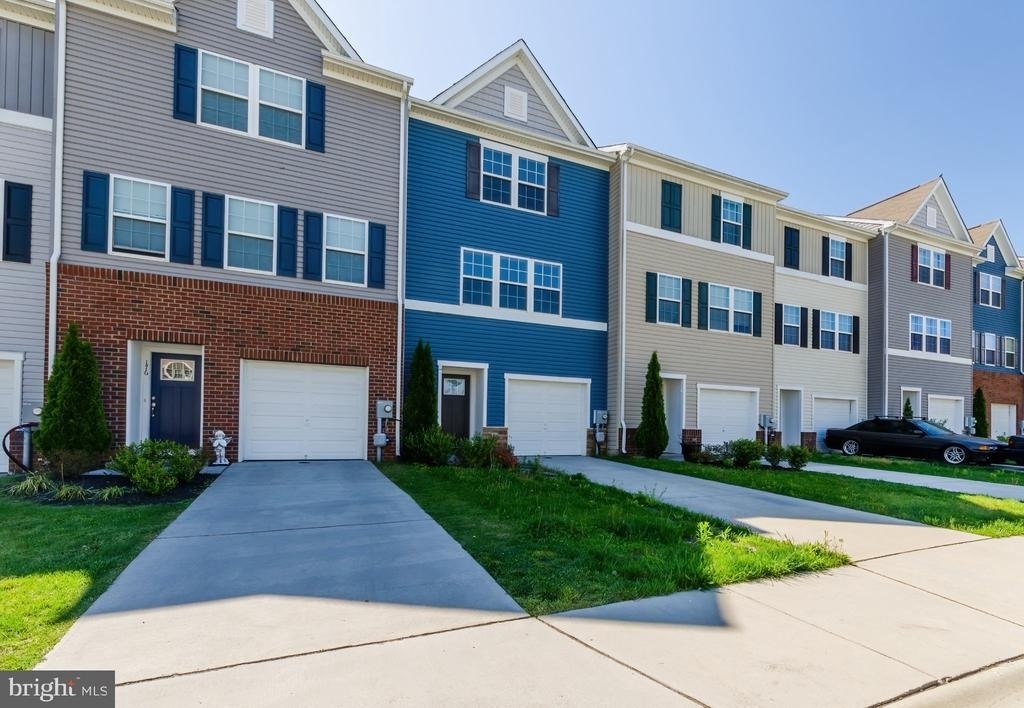 172 Drexel Court - Photo 1