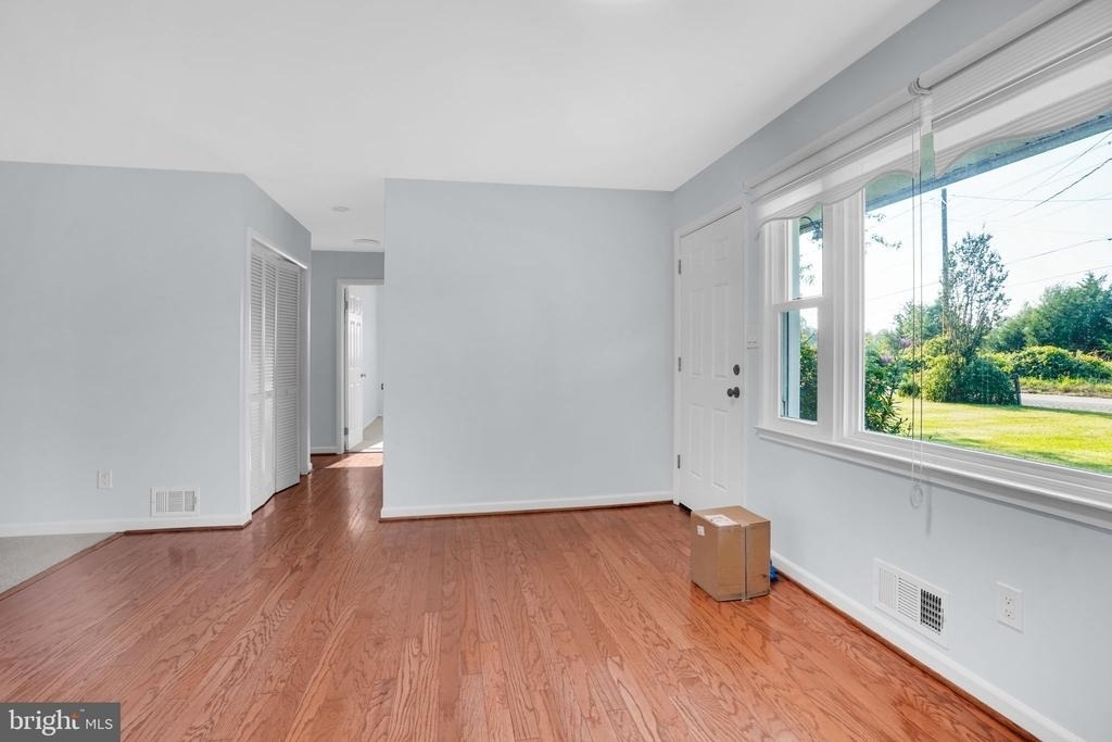 13209 Thornton Drive - Photo 5