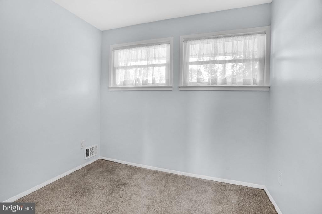 13209 Thornton Drive - Photo 16